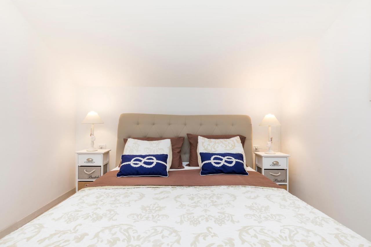 Apartments Priko 63 Mali Lošinj Buitenkant foto