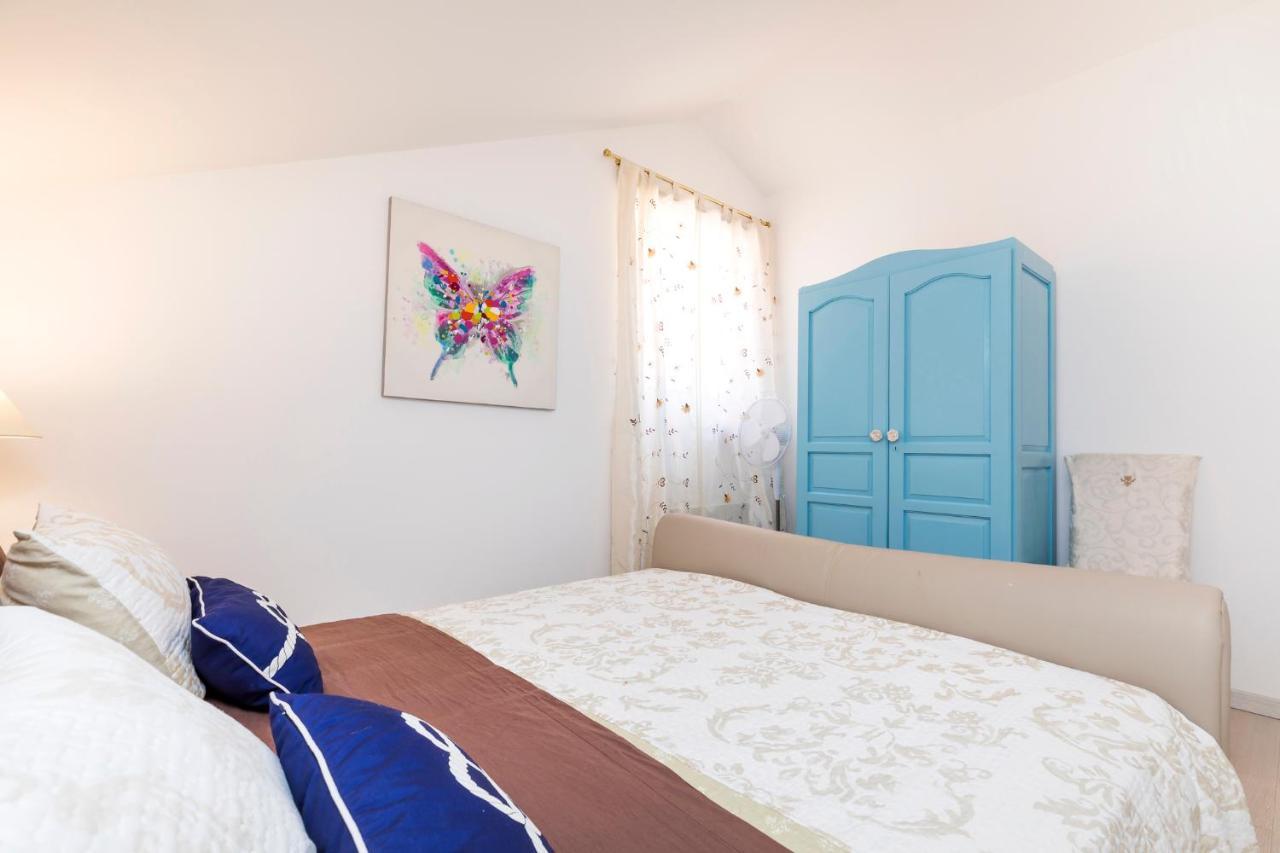 Apartments Priko 63 Mali Lošinj Buitenkant foto